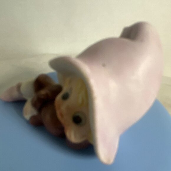 Vtg Elf Porcelain Figurine Lavender Hat  Burgundy Outfit Fairycore Gardencore - Picture 5 of 7